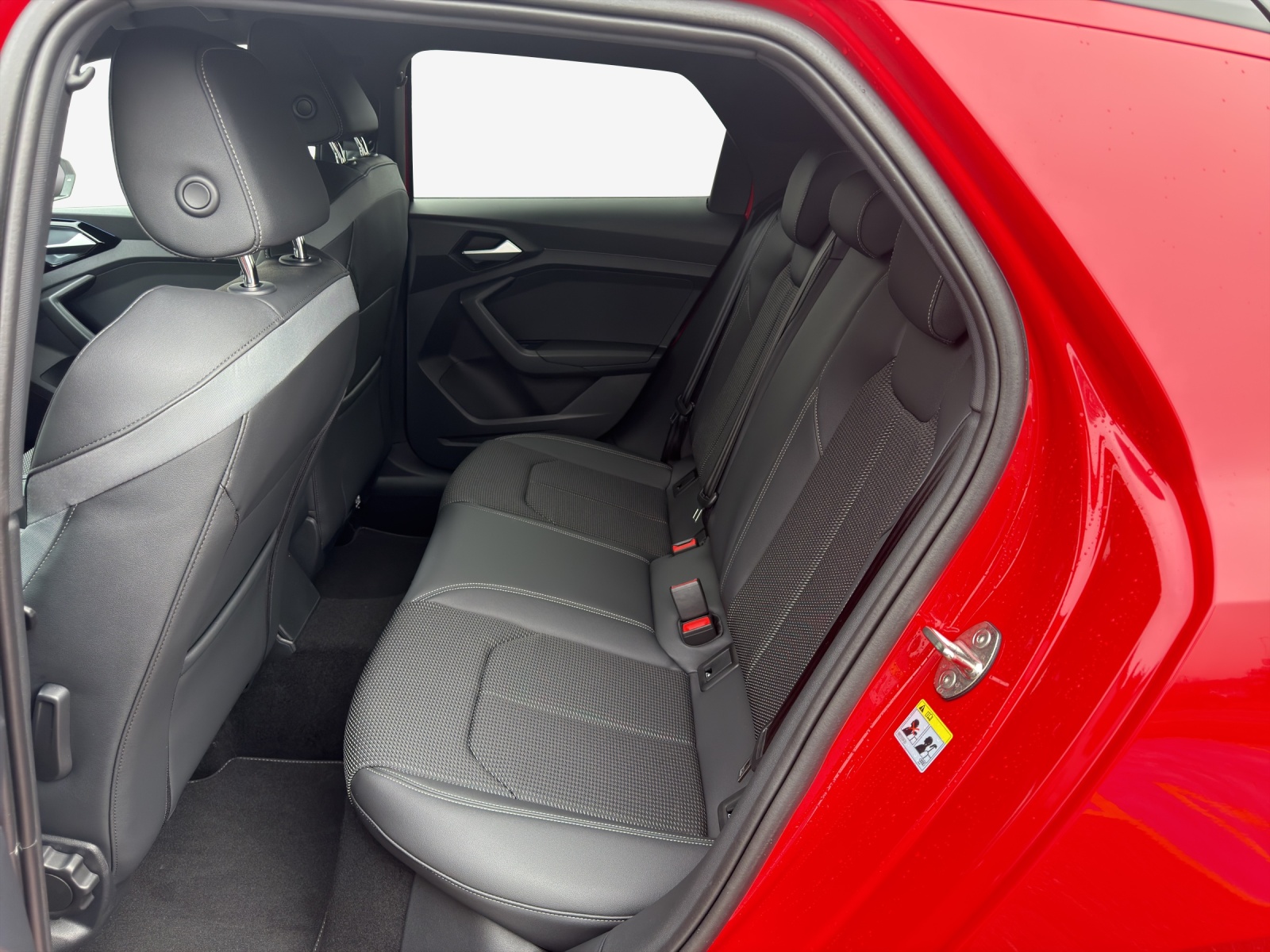 AUDI A1 Sportback 30 TFSI S Line Attraction S-tronic-image-11