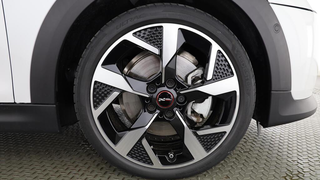 MINI Cooper S Cabrio-image-9