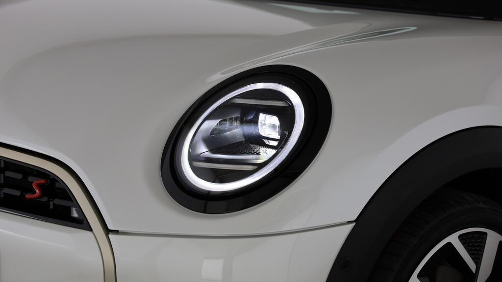 MINI Cooper S Cabrio-image-14
