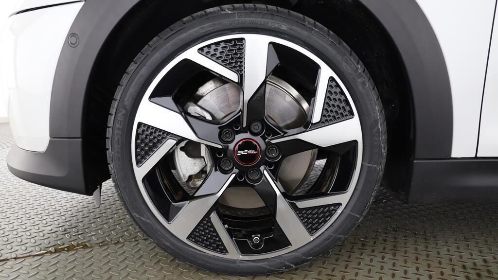 MINI Cooper S Cabrio-image-8