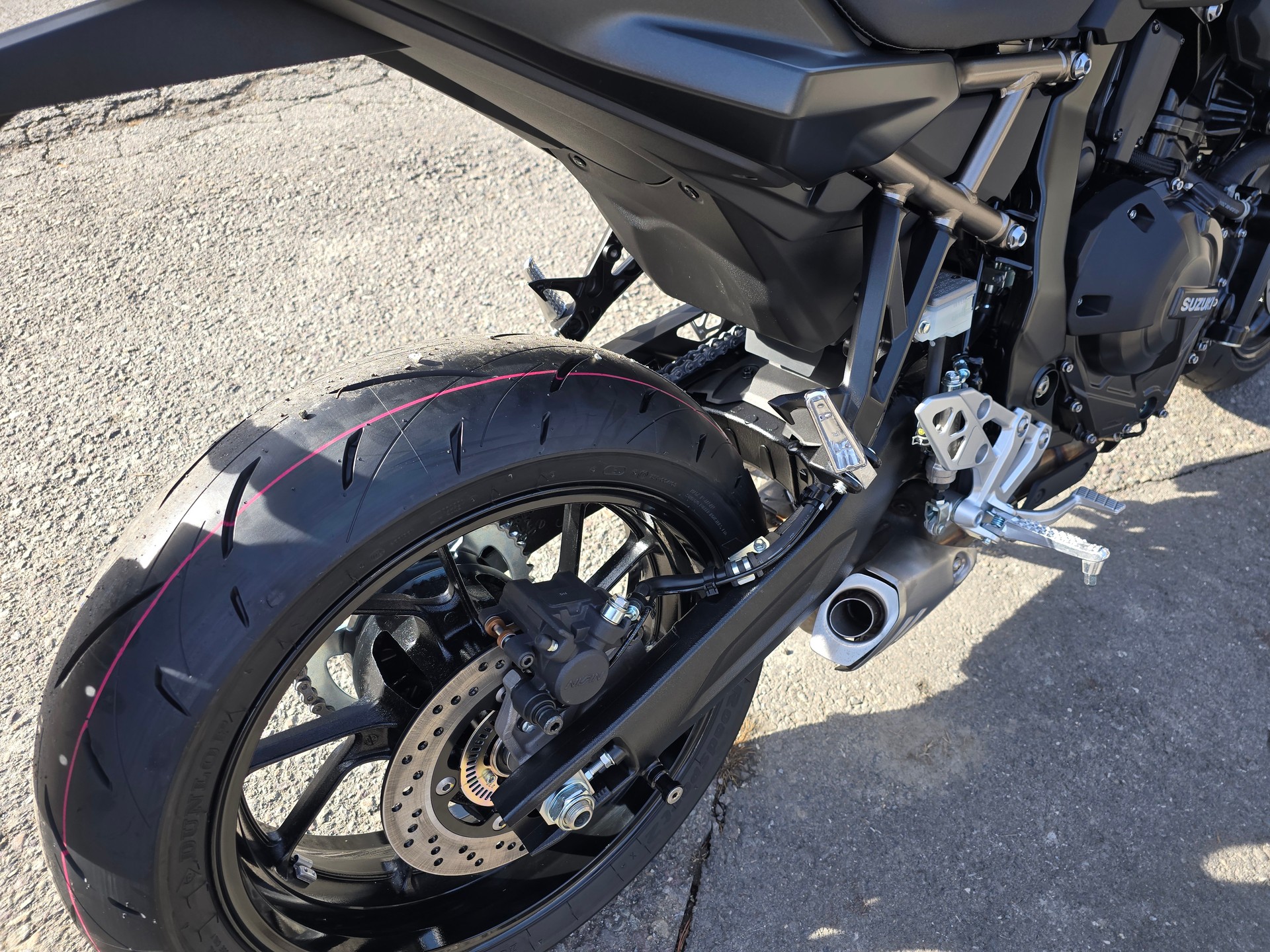 SUZUKI GSX 8T-image-9