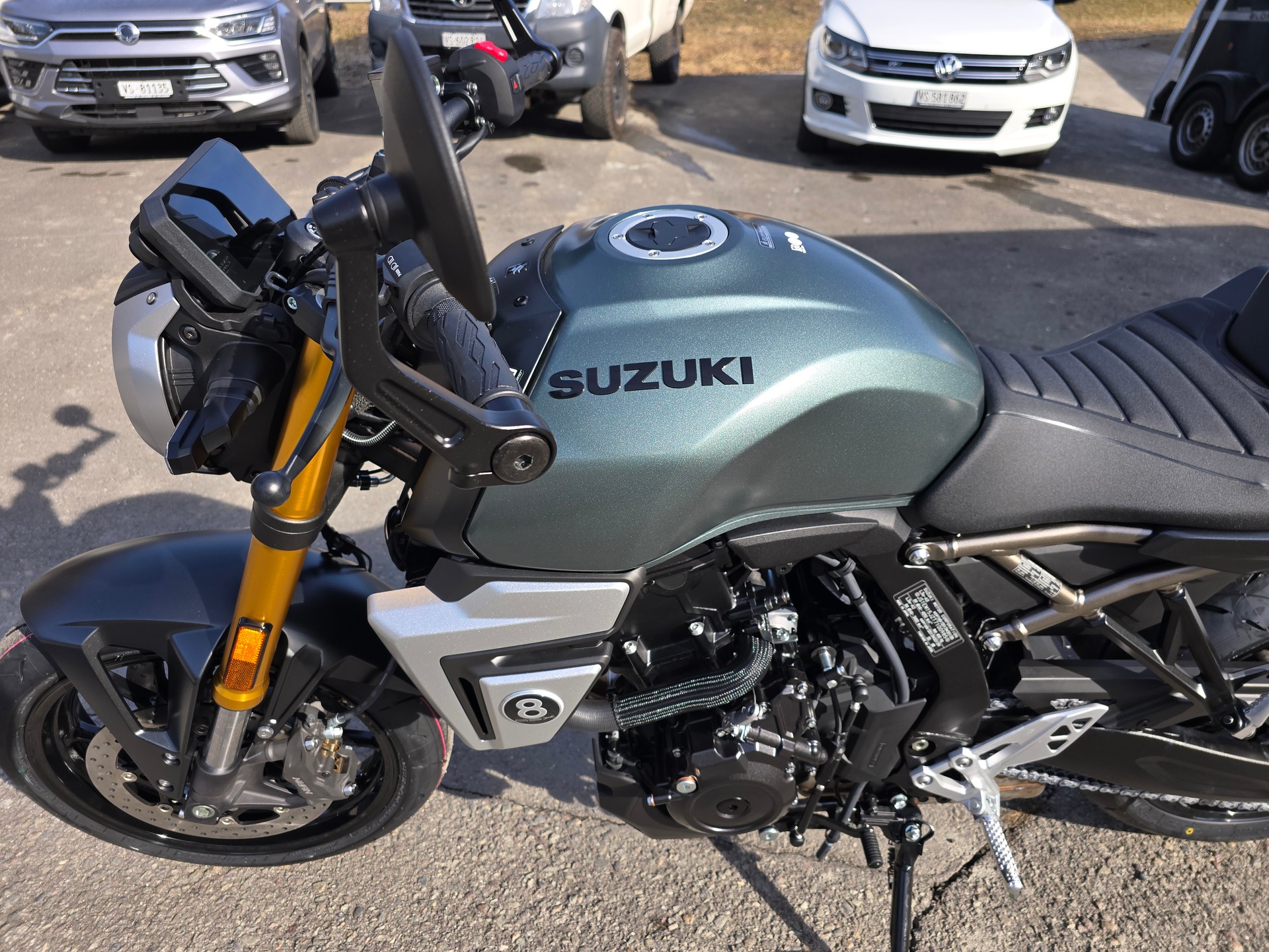 SUZUKI GSX 8T-image-3