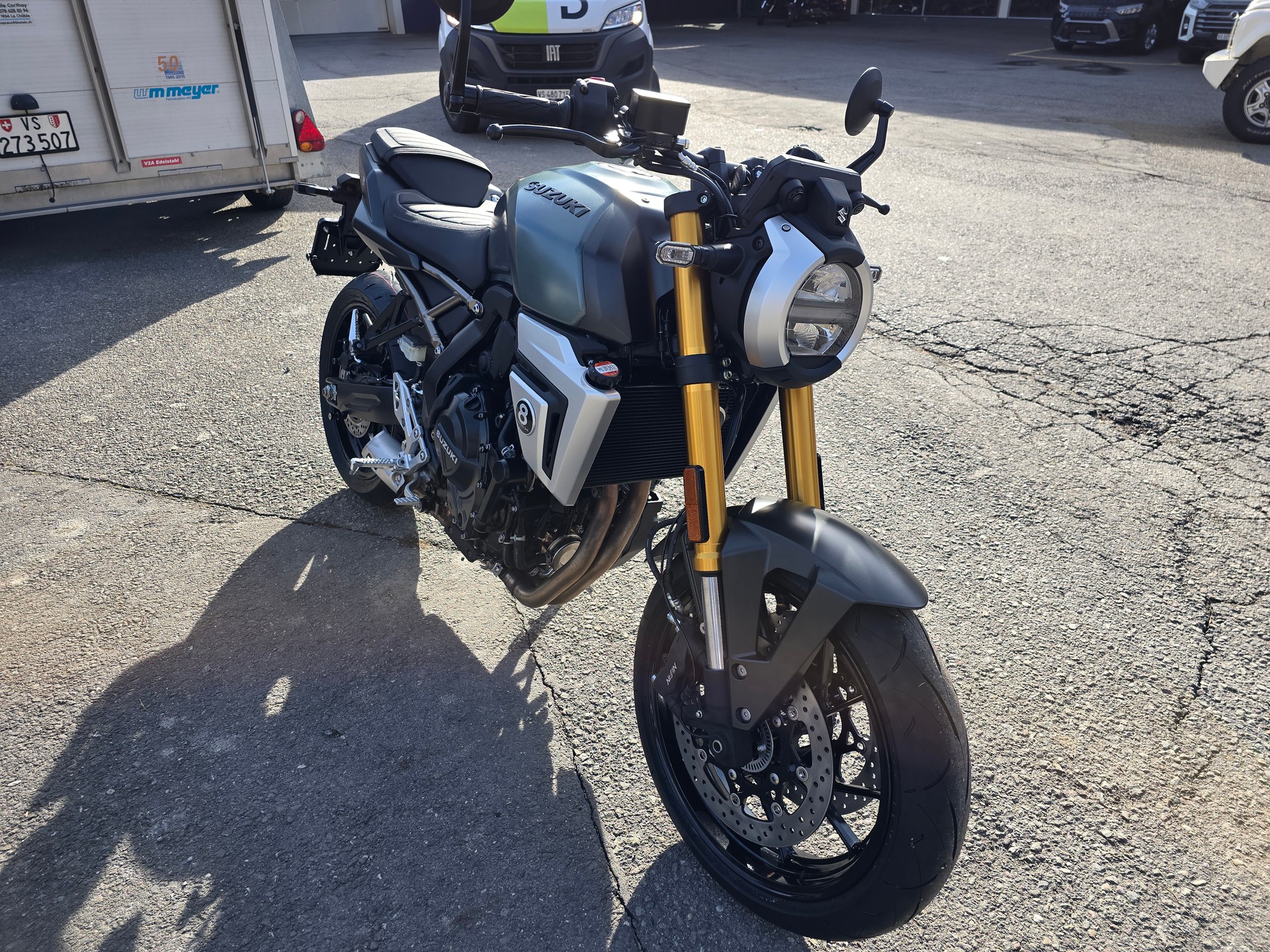 SUZUKI GSX 8T-image-4