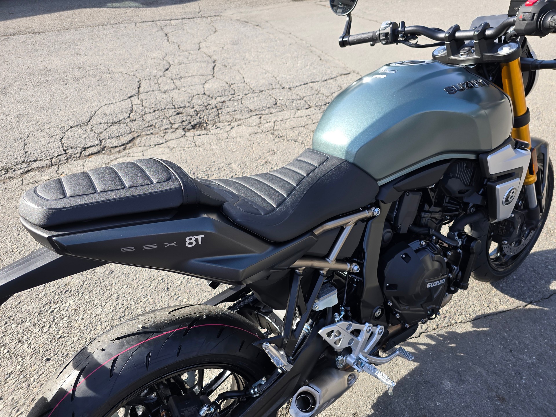 SUZUKI GSX 8T-image-6