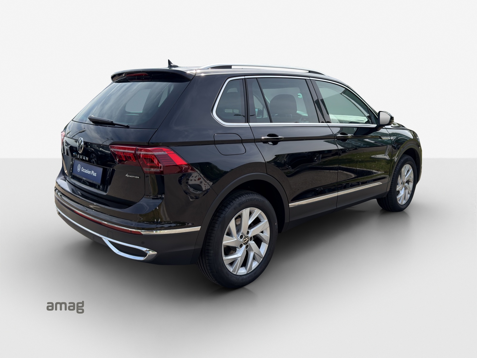 VW Tiguan 2.0 TDI SCR Elegance 4Motion DSG-image-4