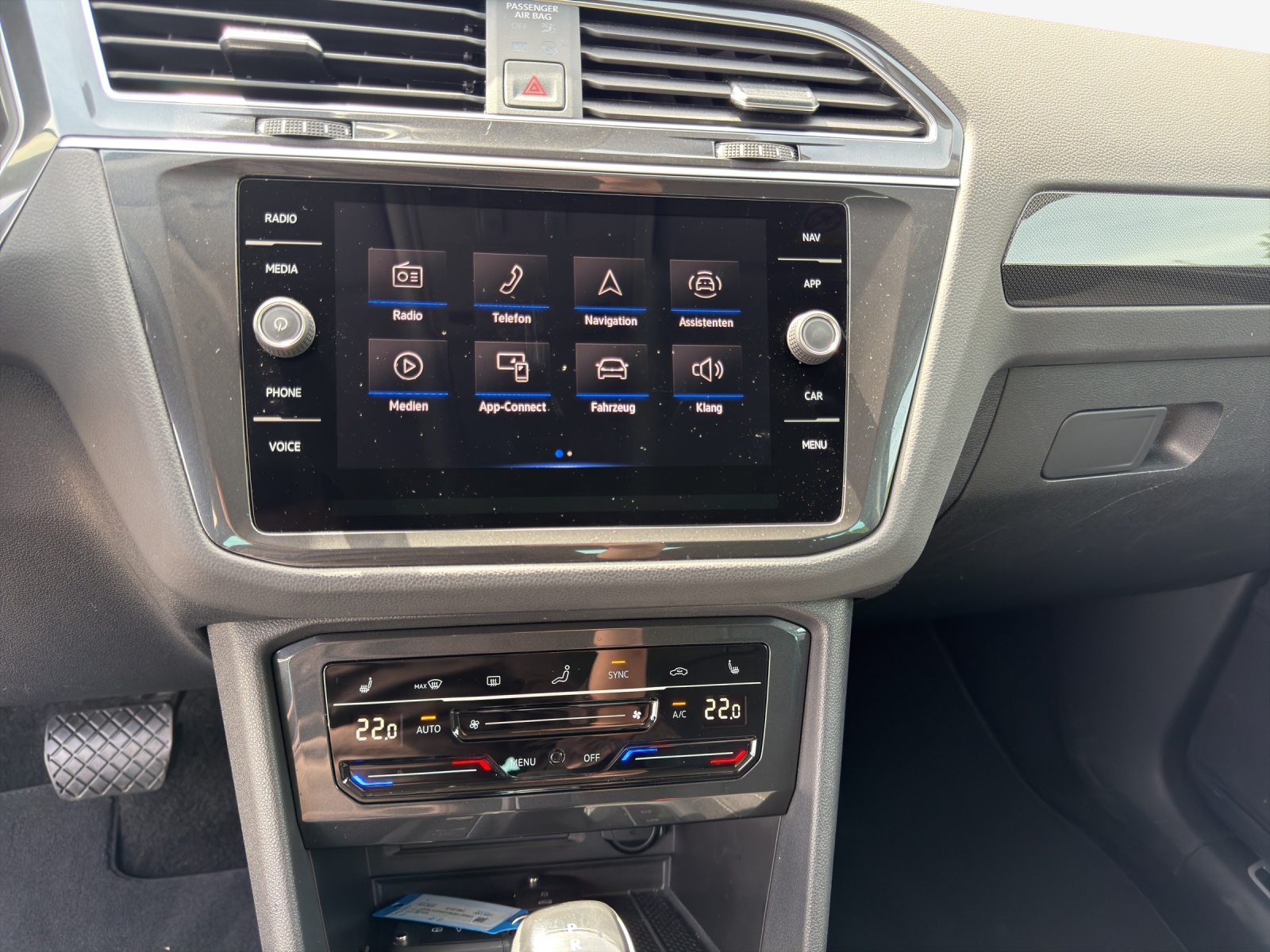 VW Tiguan 2.0 TDI SCR Elegance 4Motion DSG-image-10