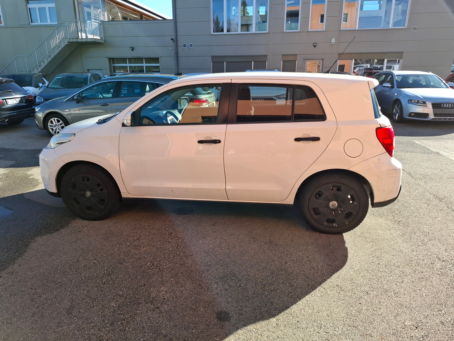 TOYOTA UrbanCruiser 1.33 Dual VVT-i Linea Luna-image-4