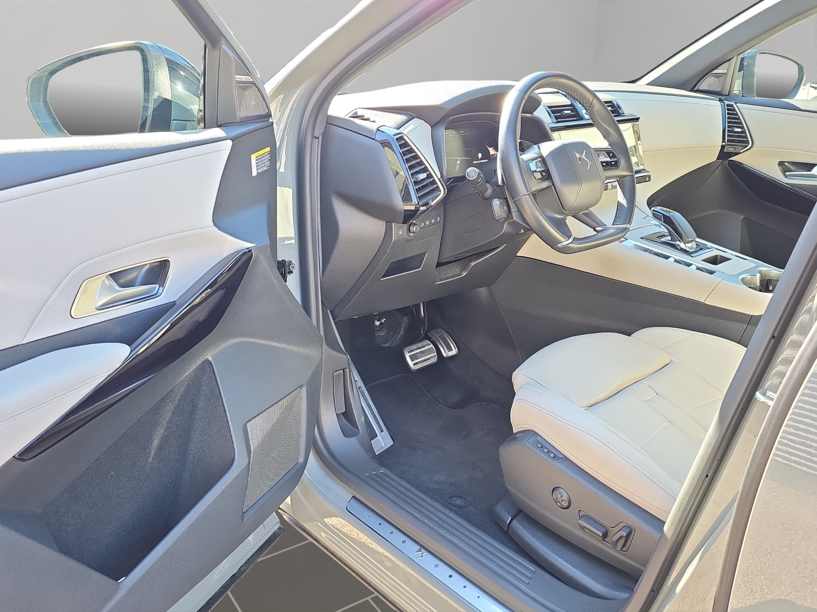 DS AUTOMOBILES DS 7 Crossback E-Tense 360 4x4 La Premiére-image-6