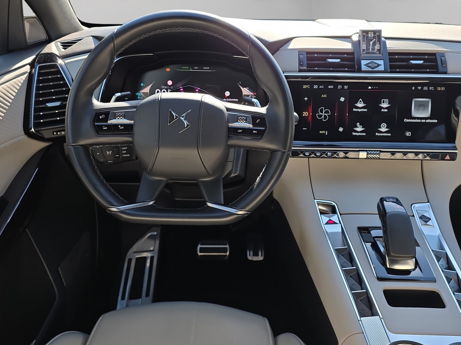 DS AUTOMOBILES DS 7 Crossback E-Tense 360 4x4 La Premiére-image-10