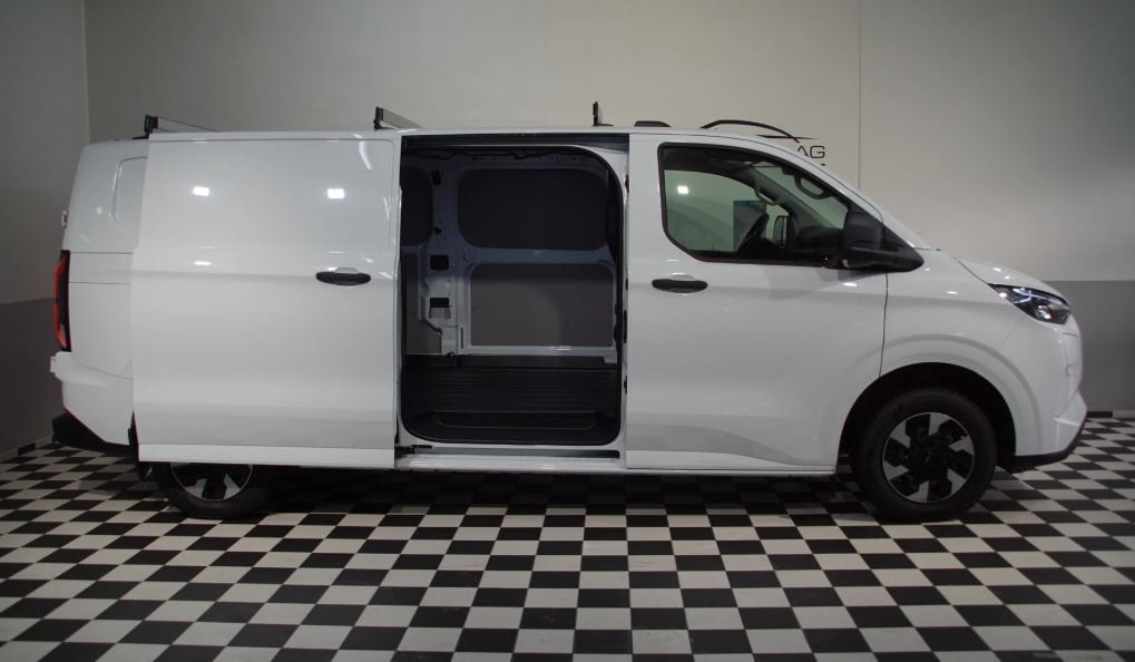 FORD Transit Custom Van 340 L2 H1 65kWh Trend-showroom-element-3