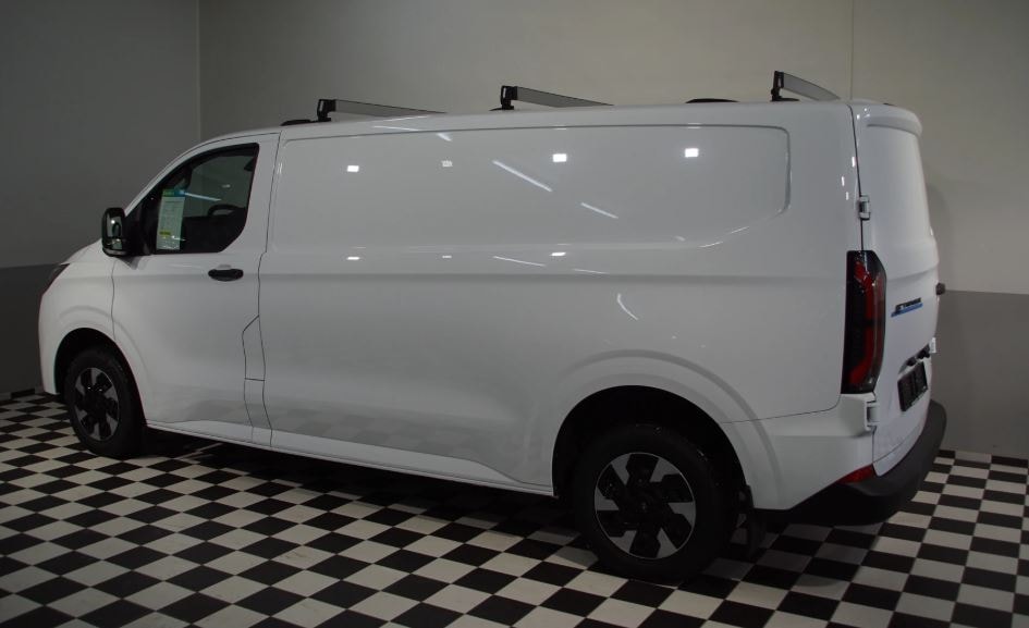 FORD Transit Custom Van 340 L2 H1 65kWh Trend-image-7