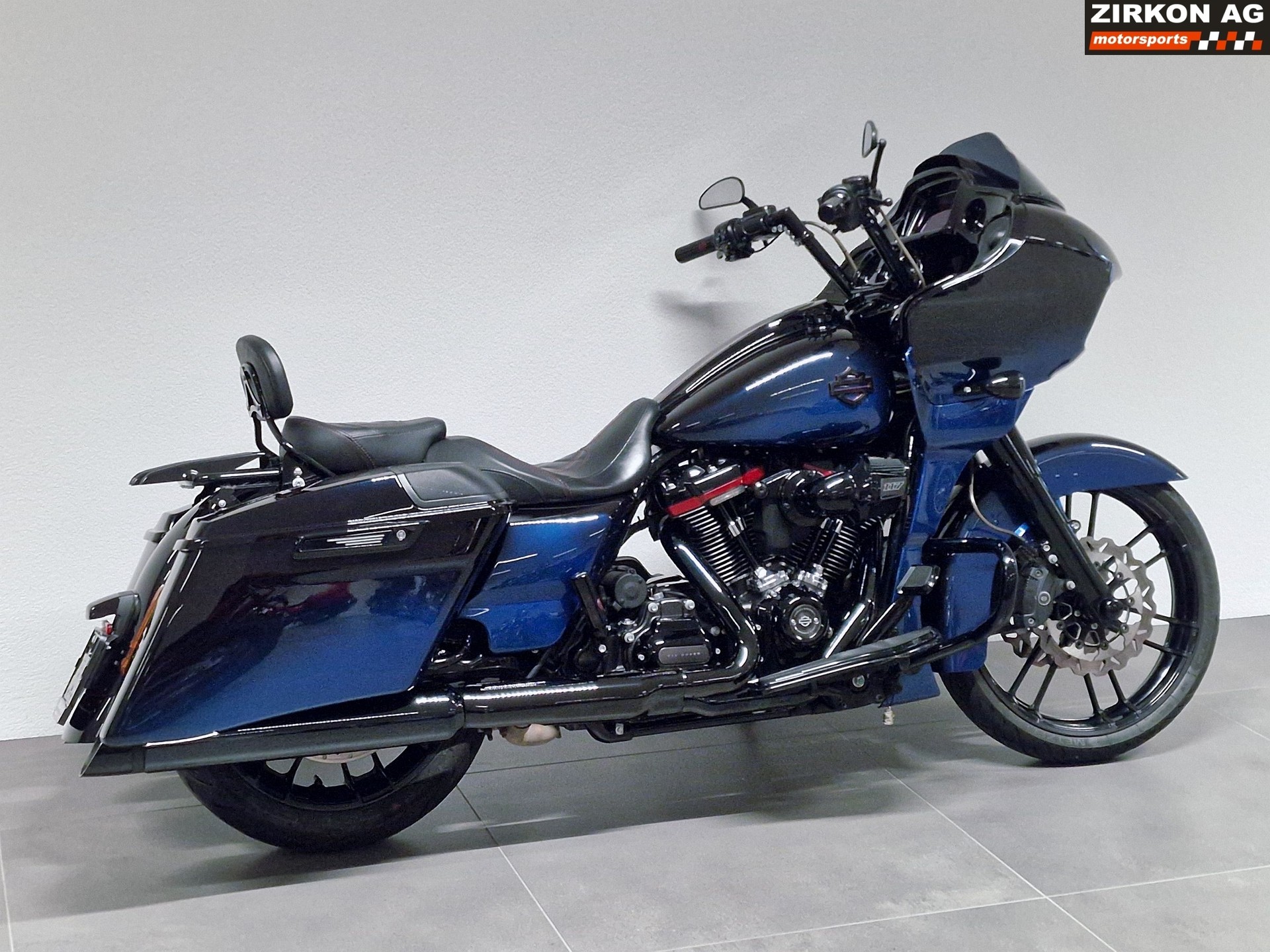 HARLEY-DAVIDSON FLTRXSE Road Glide Special 117 CVO Custom-showroom-element-3