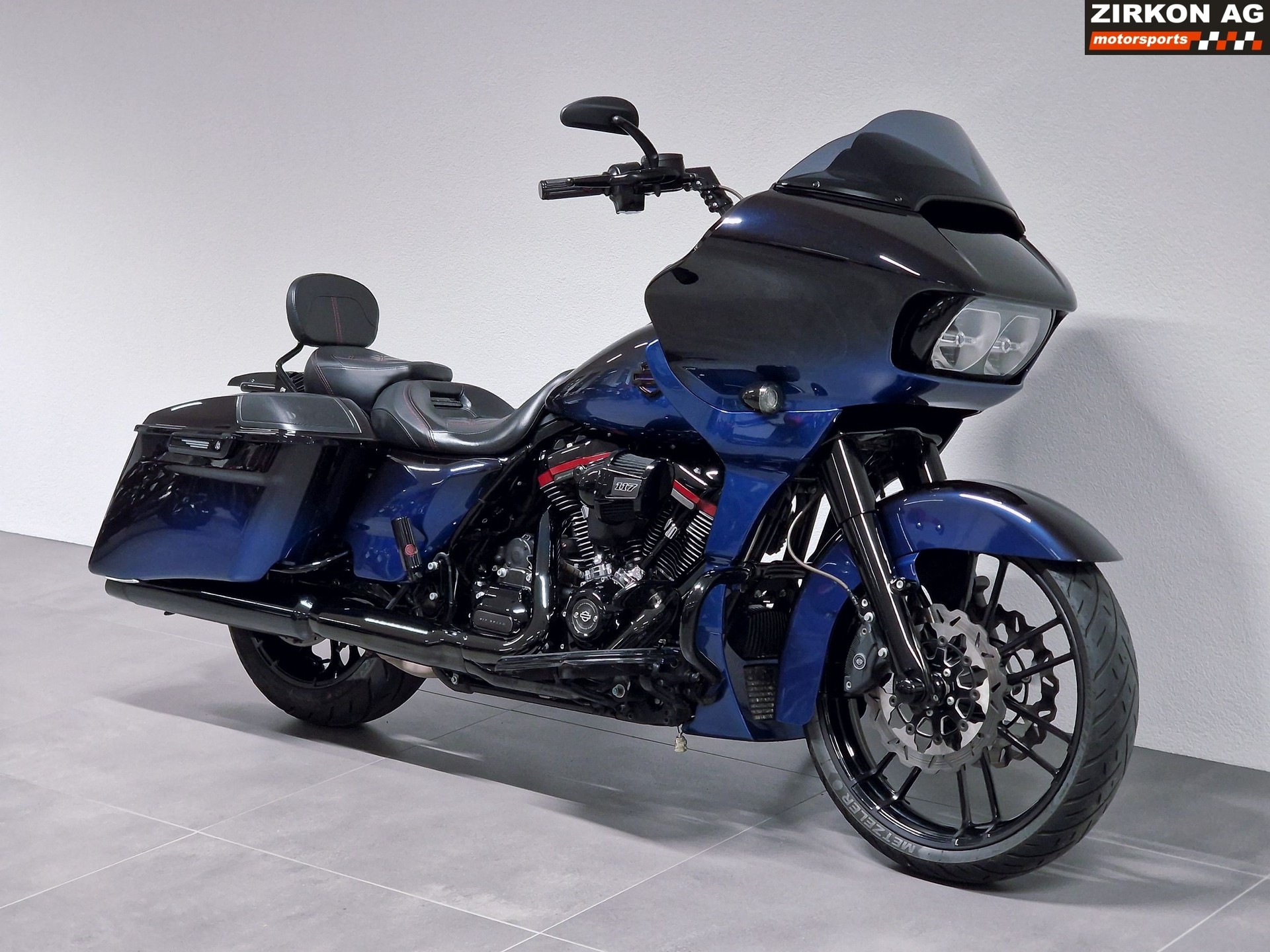 HARLEY-DAVIDSON FLTRXSE Road Glide Special 117 CVO Custom-showroom-element-2