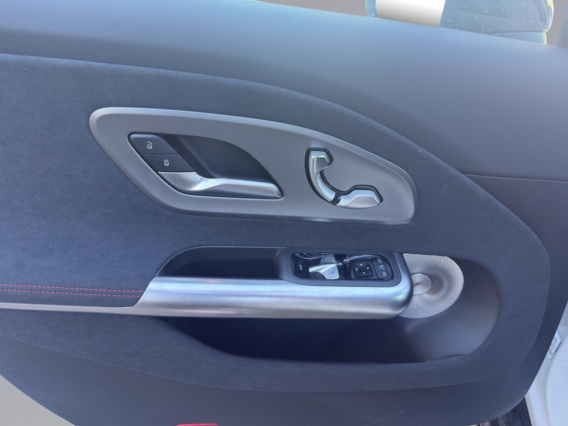 MERCEDES-BENZ CLA 220 AMG Line 4matic-image-9