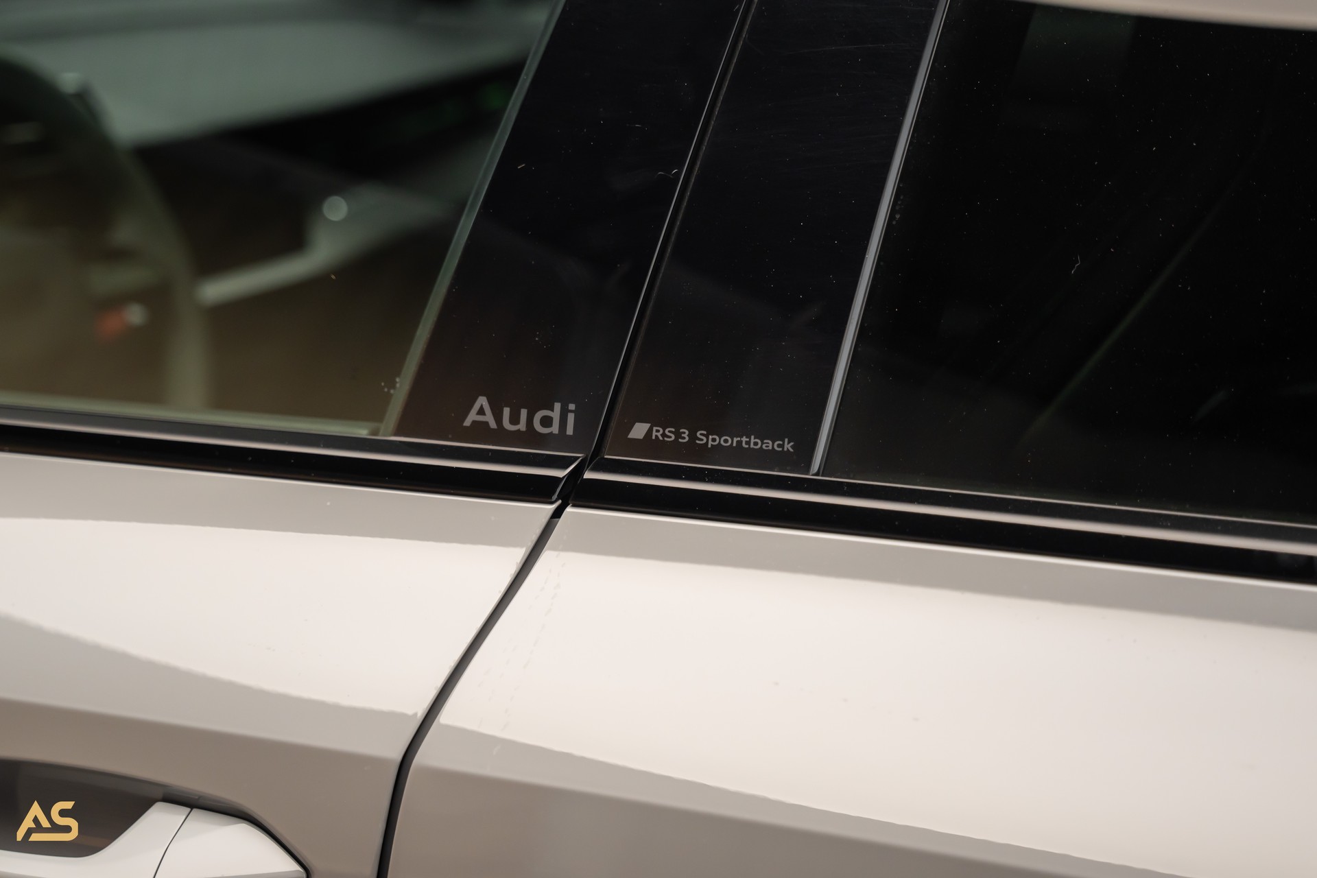 AUDI RS3 Sportback 2.5 TSI Facelift *NARDO* TRAUM | R8-SCHALENSITZE | PANORAMA | CARBON | 280 KMH-image-5