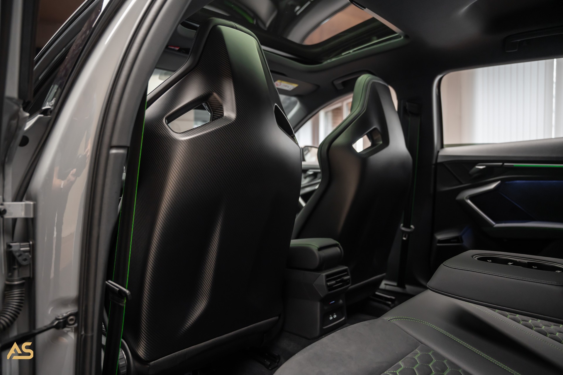 AUDI RS3 Sportback 2.5 TSI Facelift *NARDO* TRAUM | R8-SCHALENSITZE | PANORAMA | CARBON | 280 KMH-image-19