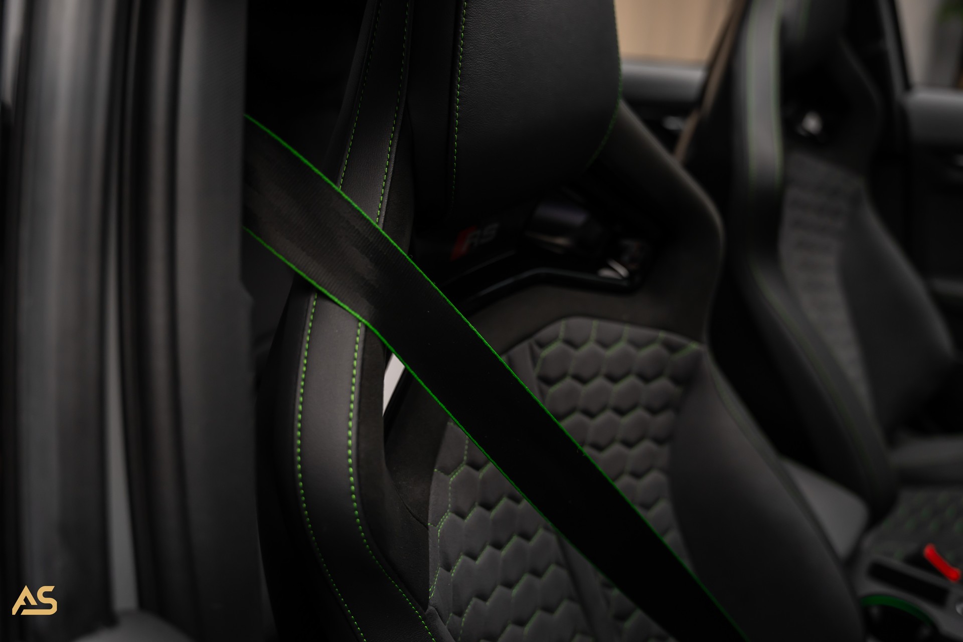AUDI RS3 Sportback 2.5 TSI Facelift *NARDO* TRAUM | R8-SCHALENSITZE | PANORAMA | CARBON | 280 KMH-image-16