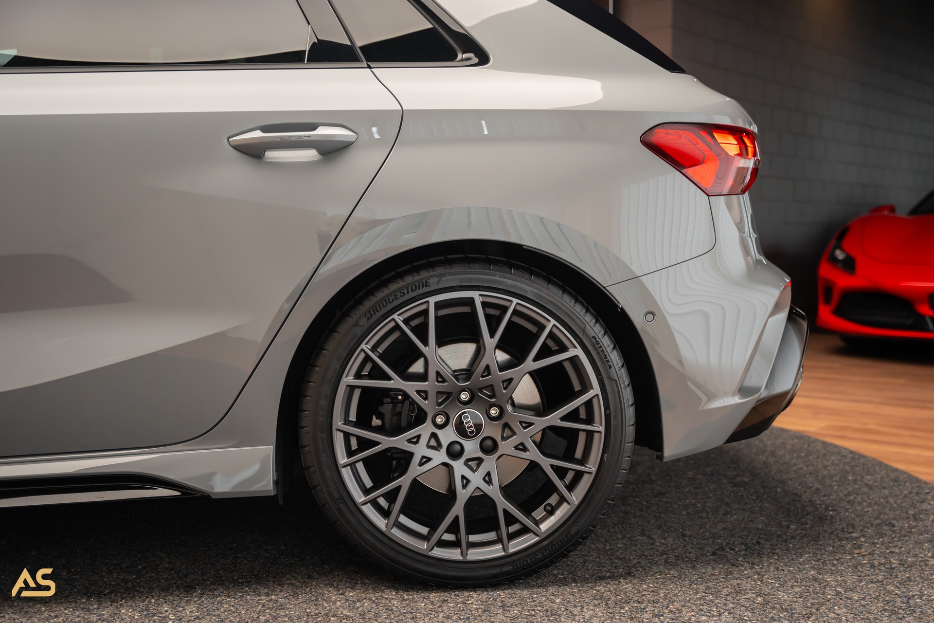 AUDI RS3 Sportback 2.5 TSI Facelift *NARDO* TRAUM | R8-SCHALENSITZE | PANORAMA | CARBON | 280 KMH-image-4