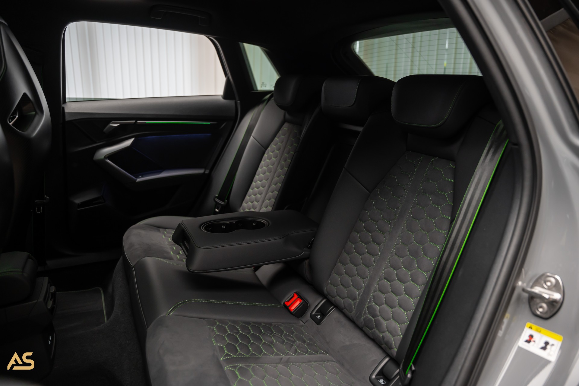 AUDI RS3 Sportback 2.5 TSI Facelift *NARDO* TRAUM | R8-SCHALENSITZE | PANORAMA | CARBON | 280 KMH-image-18