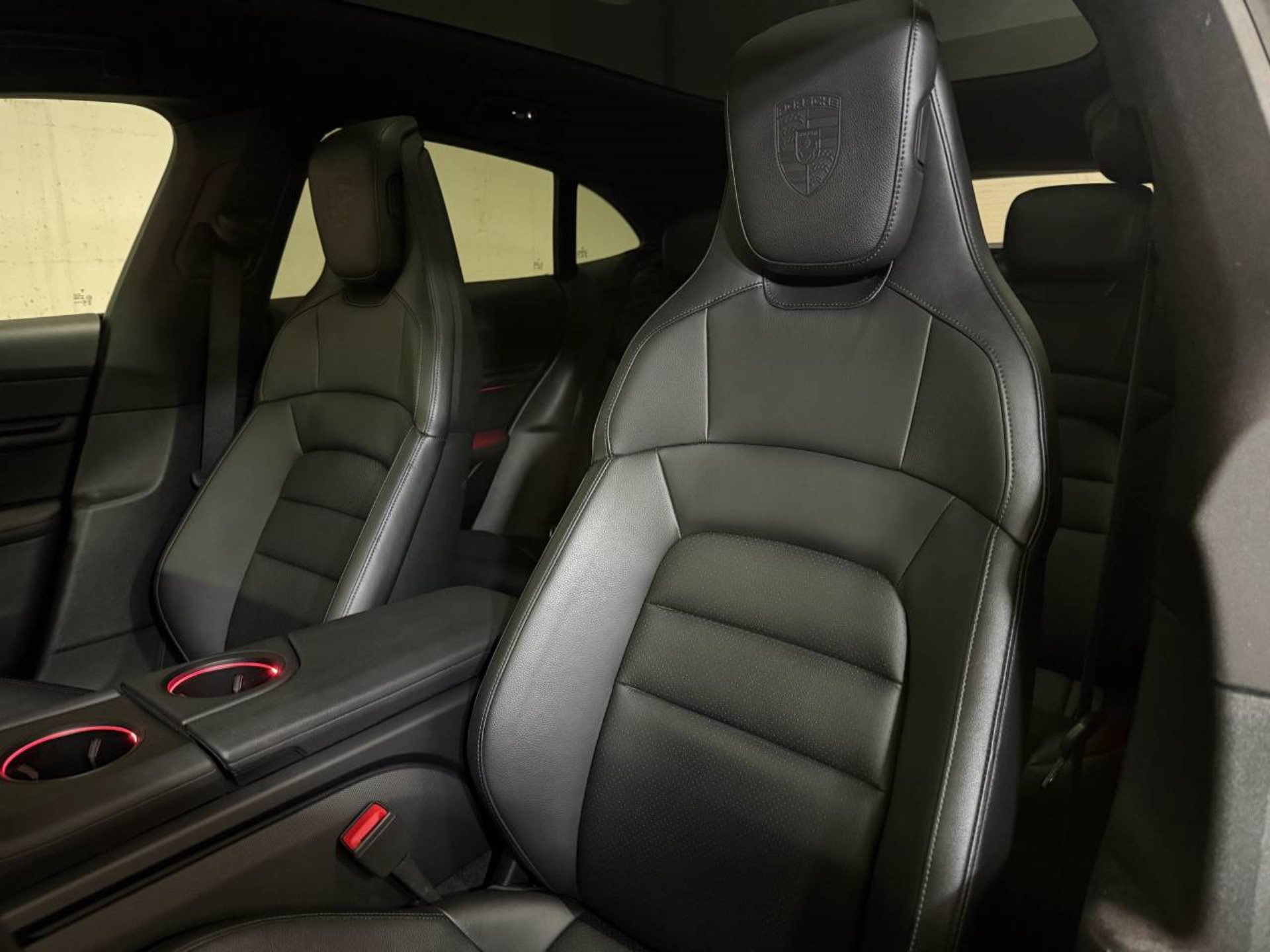 PORSCHE Taycan 4S Cross Turismo (MY23)-image-4