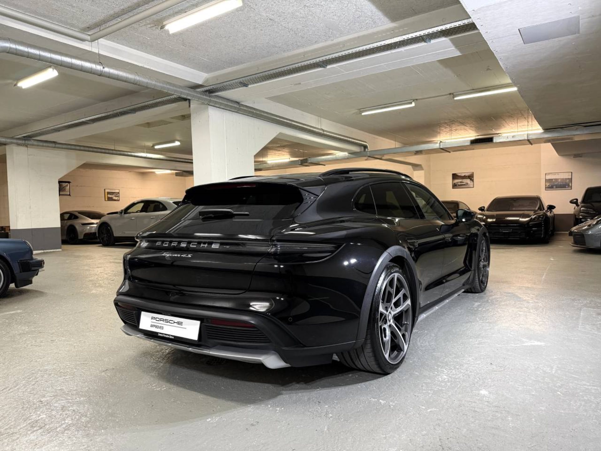 PORSCHE Taycan 4S Cross Turismo (MY23)-image-6