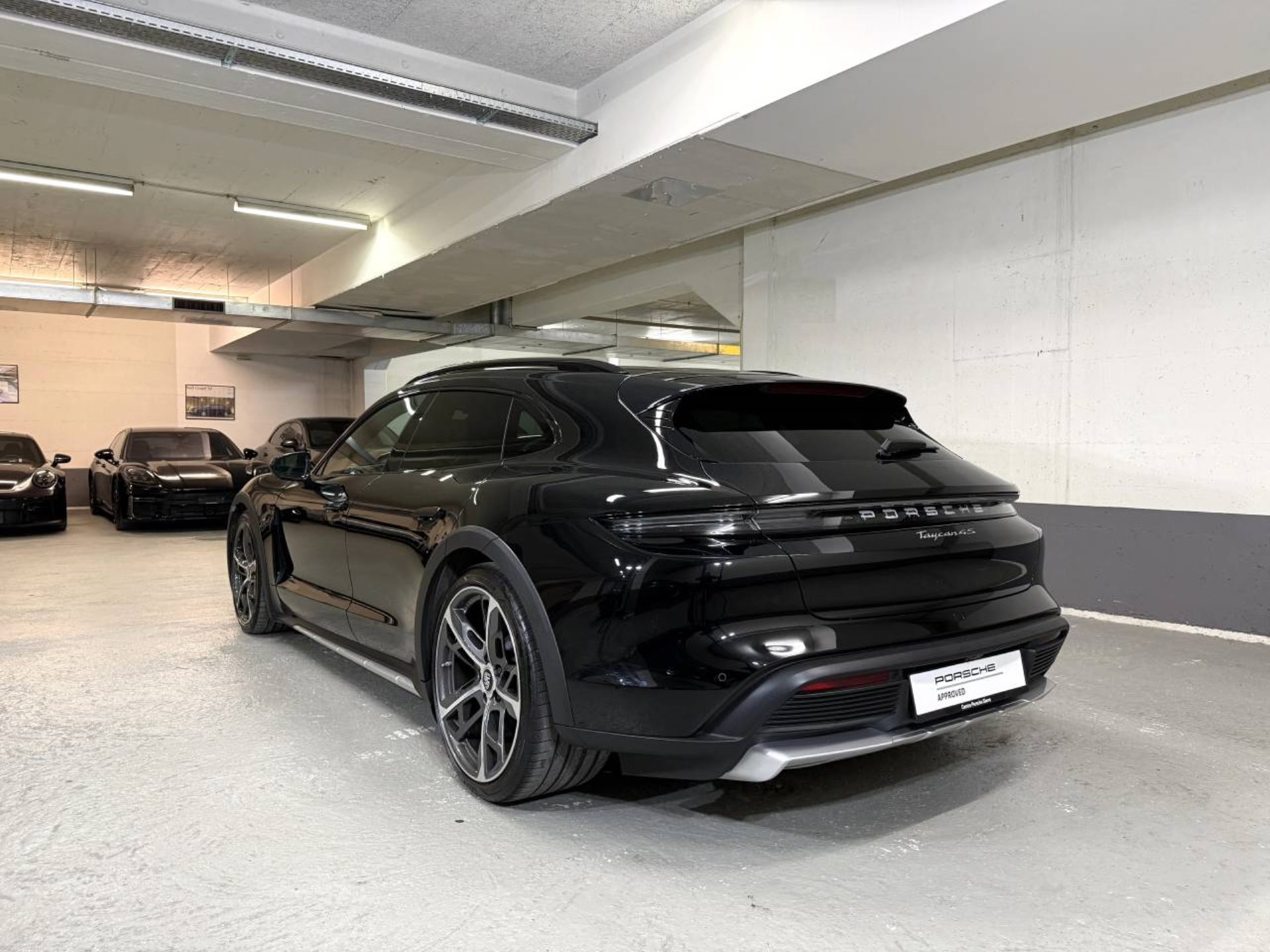PORSCHE Taycan 4S Cross Turismo (MY23)-image-2