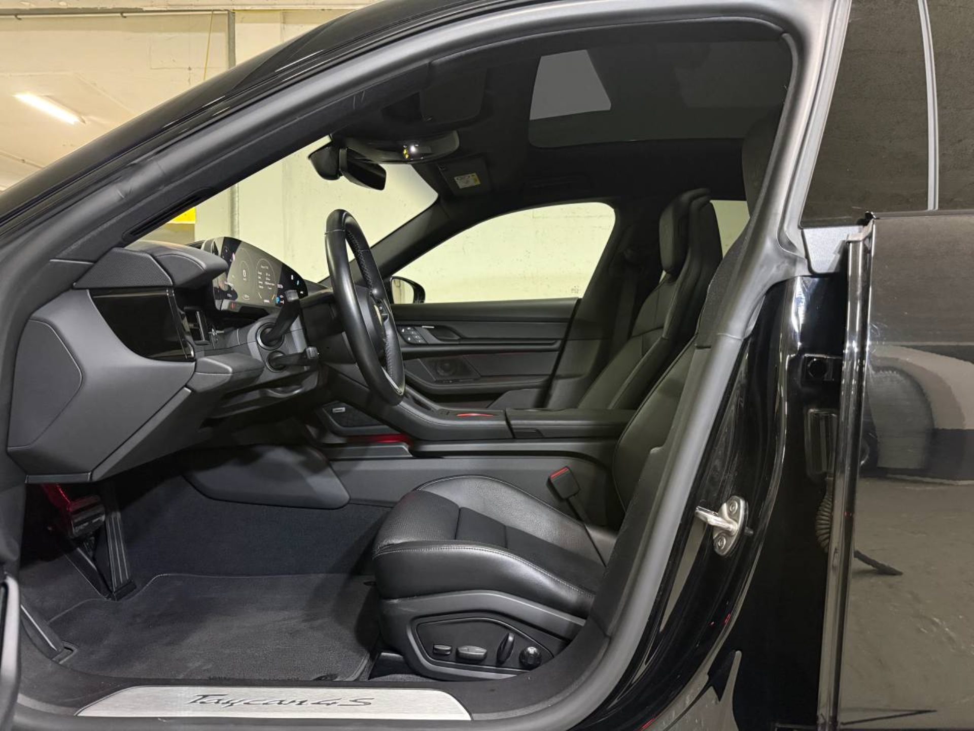 PORSCHE Taycan 4S Cross Turismo (MY23)-image-11