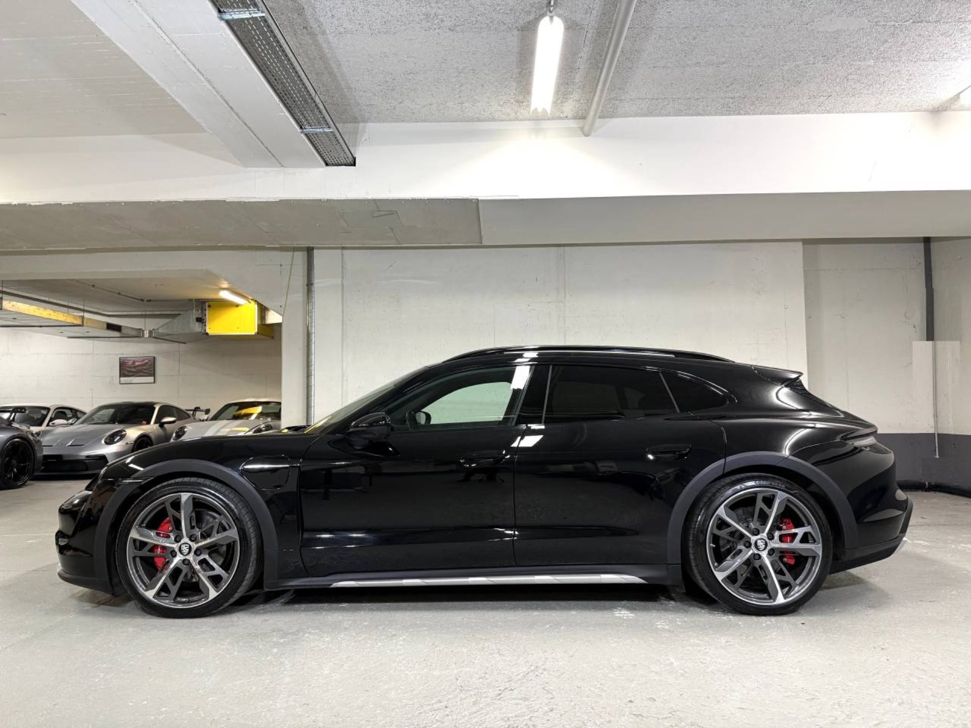 PORSCHE Taycan 4S Cross Turismo (MY23)-image-1