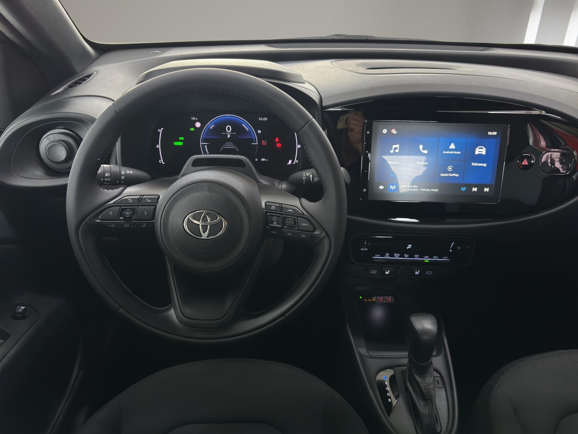 TOYOTA Aygo X 1.5 VVT-i HSD Trend e-CVT-image-15
