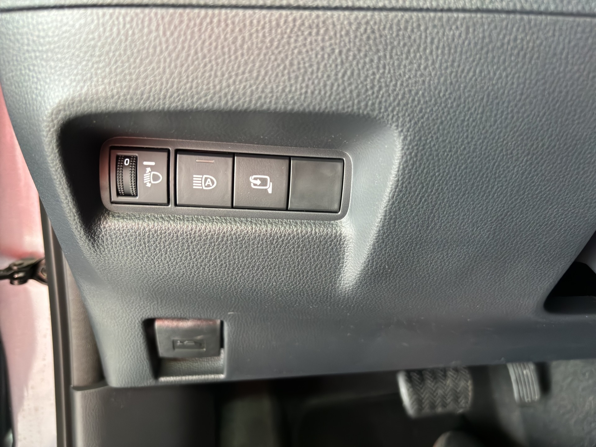 TOYOTA Aygo X 1.5 VVT-i HSD Trend e-CVT-image-28