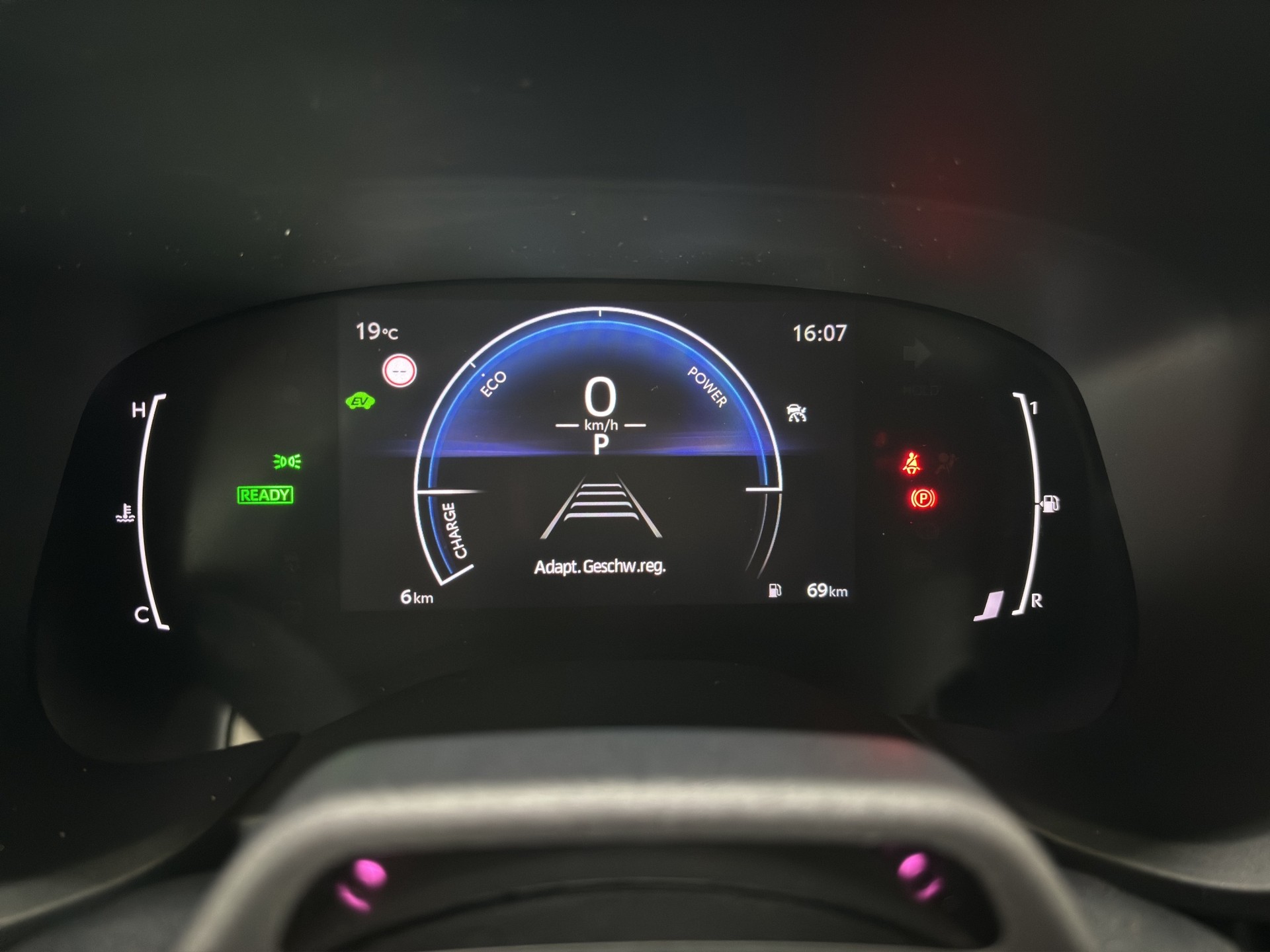 TOYOTA Aygo X 1.5 VVT-i HSD Trend e-CVT-image-11