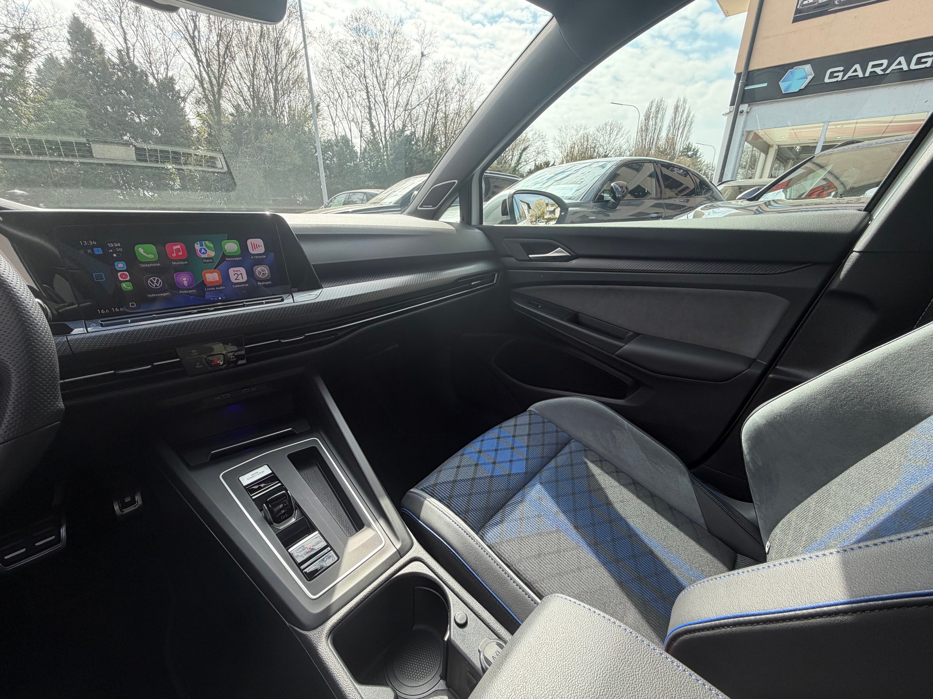 VW Golf 2.0 TSI R DSG 4Motion-image-27
