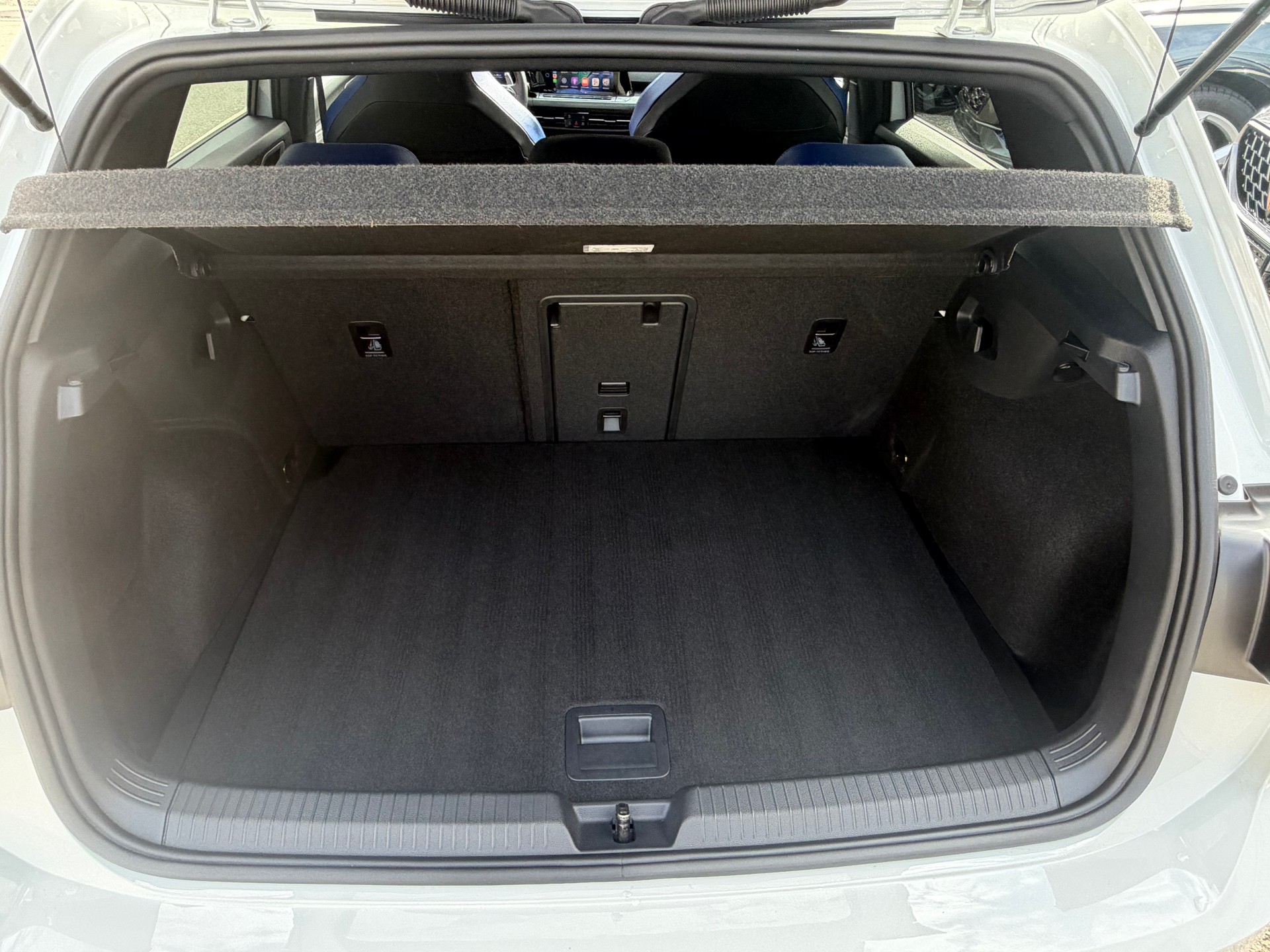 VW Golf 2.0 TSI R DSG 4Motion-image-9