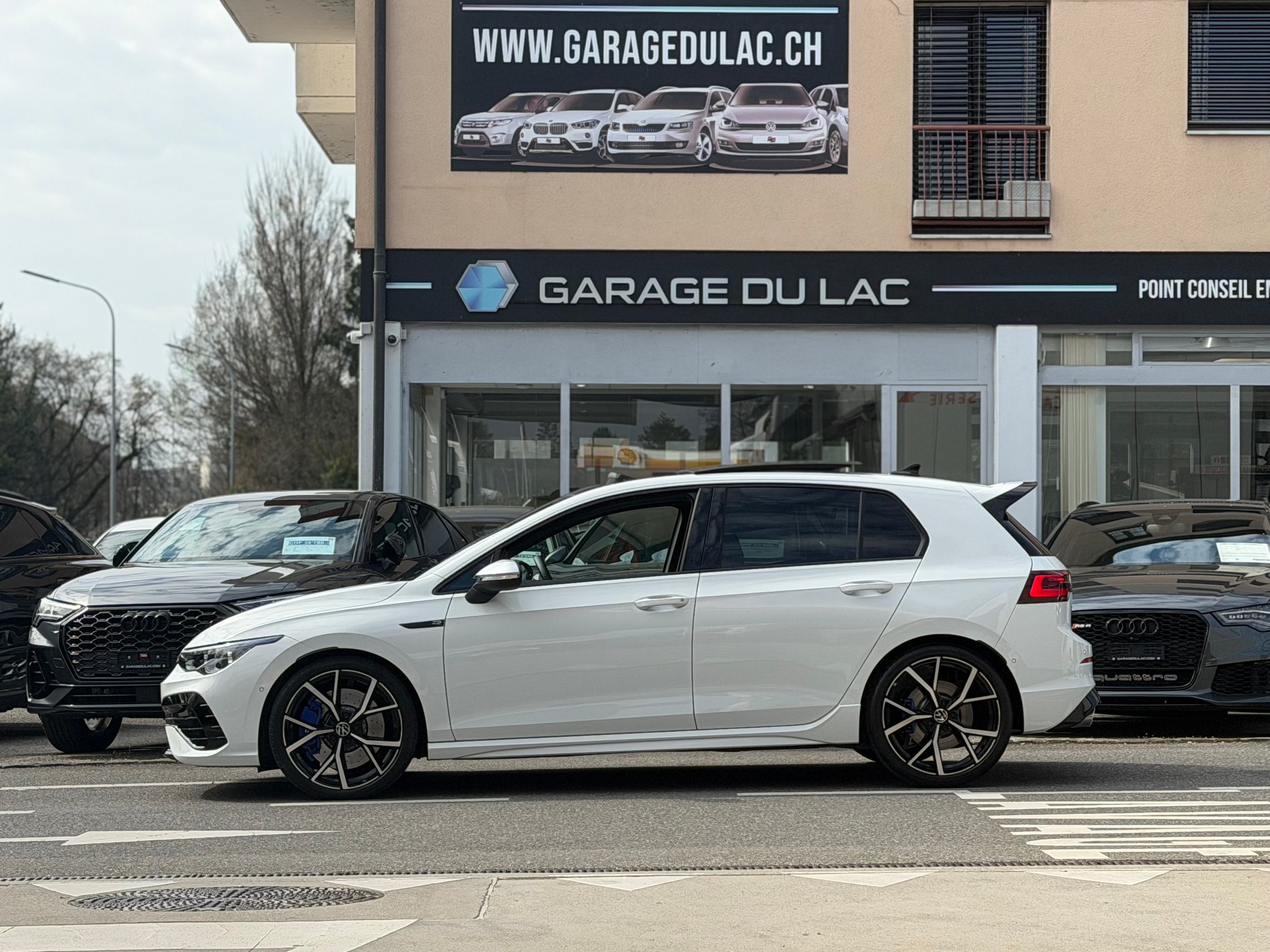 VW Golf 2.0 TSI R DSG 4Motion-image-5