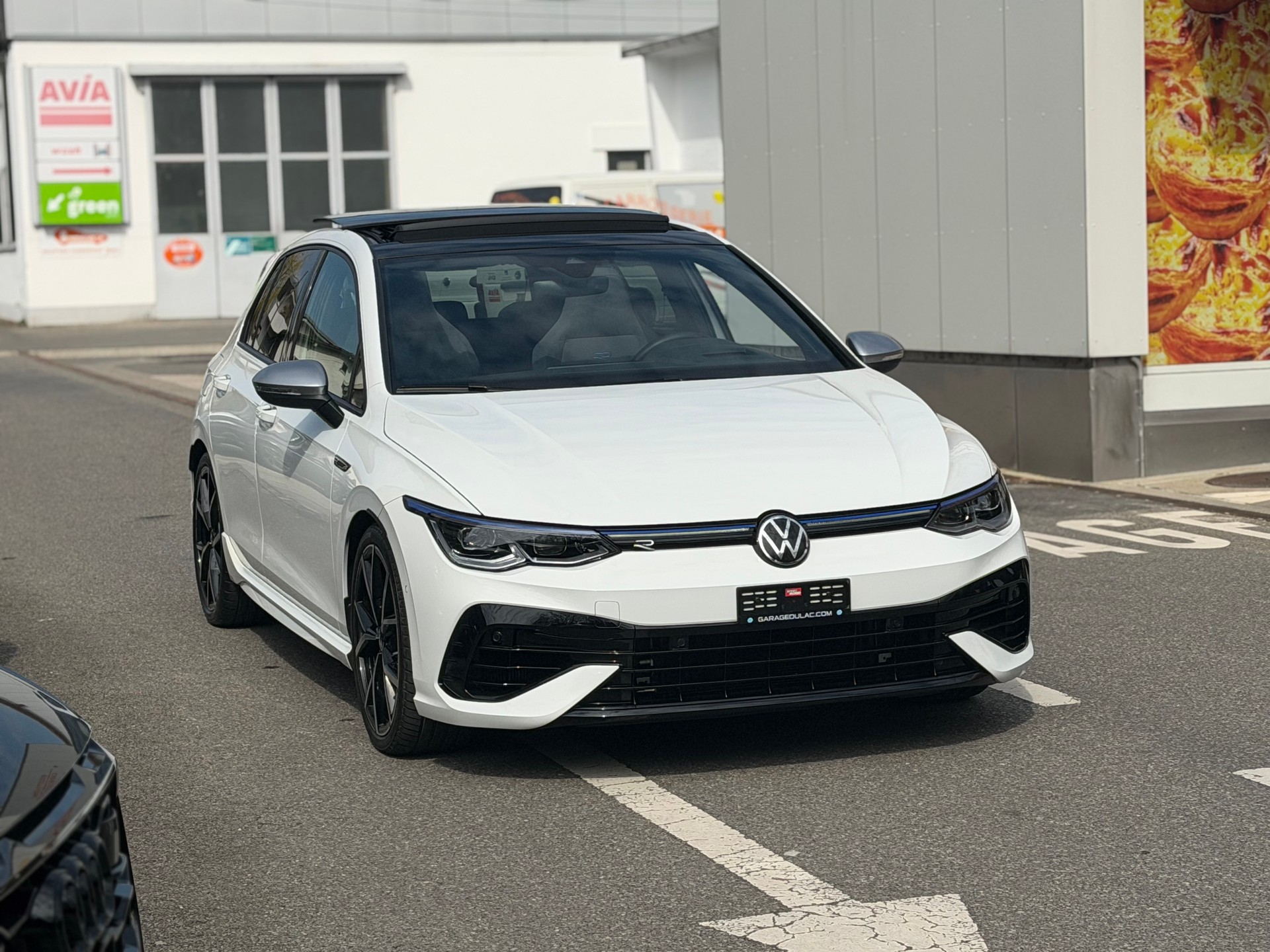 VW Golf 2.0 TSI R DSG 4Motion-showroom-element-2