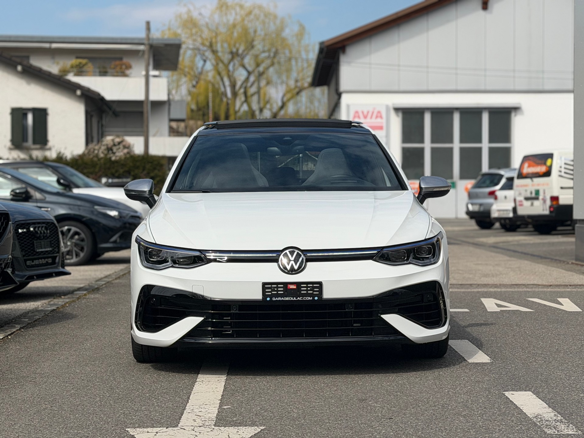 VW Golf 2.0 TSI R DSG 4Motion-showroom-element-1