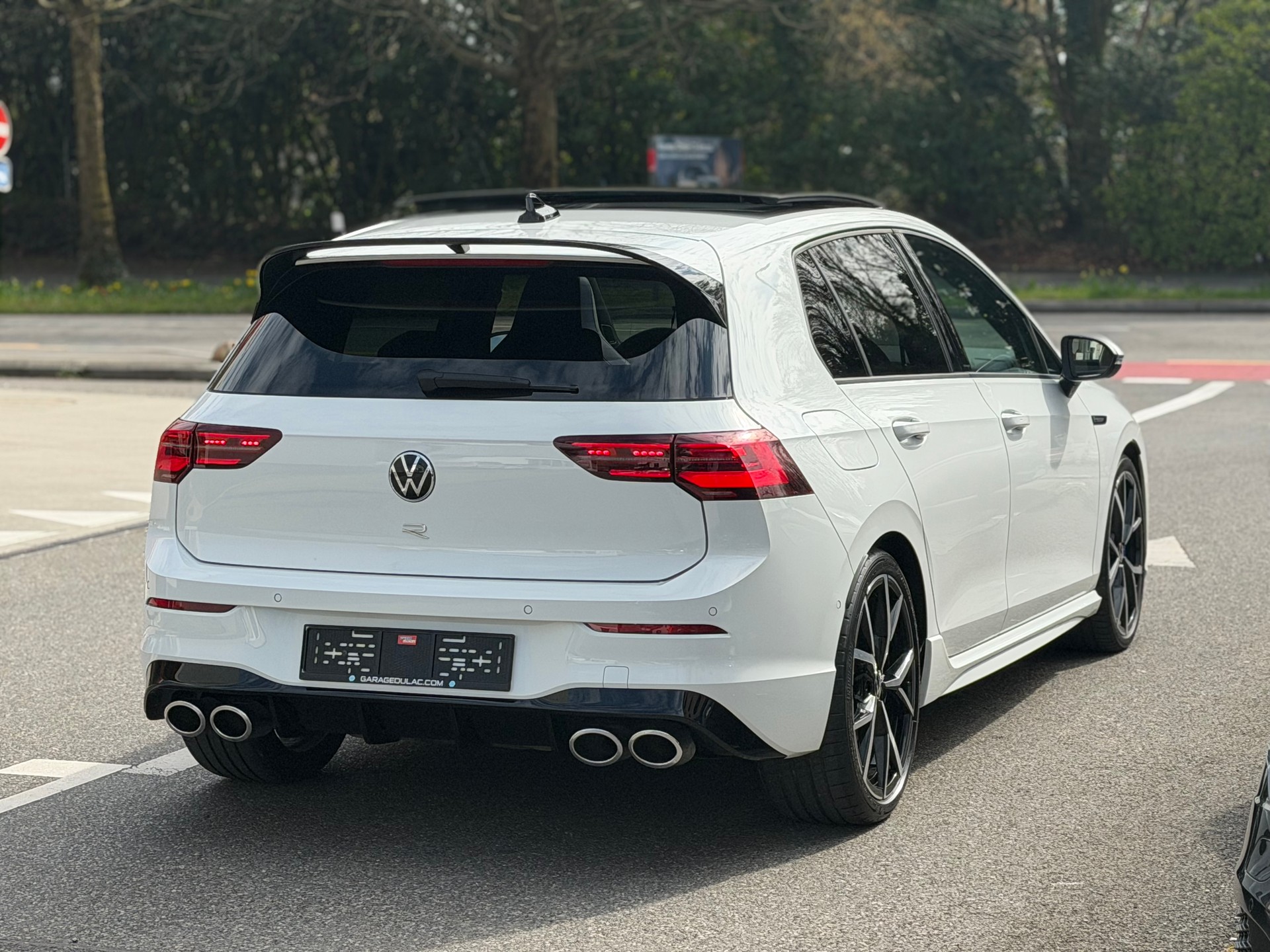 VW Golf 2.0 TSI R DSG 4Motion-image-8