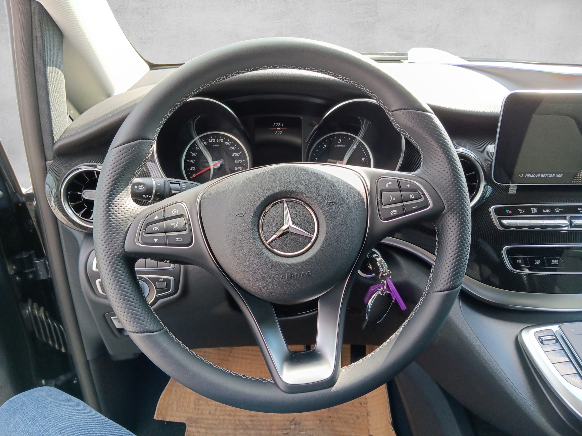 MERCEDES-BENZ V 250 d Trend 3200mm L 4m 9G Tronic-image-8