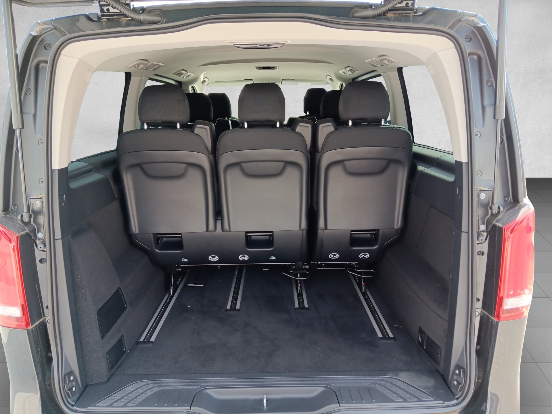 MERCEDES-BENZ V 250 d Trend 3200mm L 4m 9G Tronic-image-13