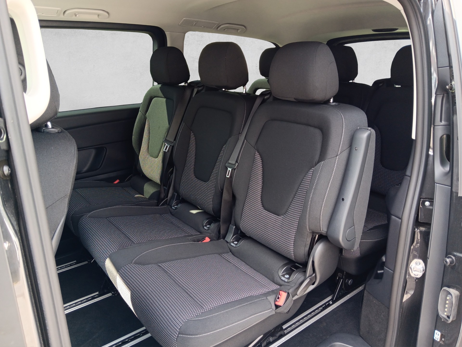 MERCEDES-BENZ V 250 d Trend 3200mm L 4m 9G Tronic-image-9