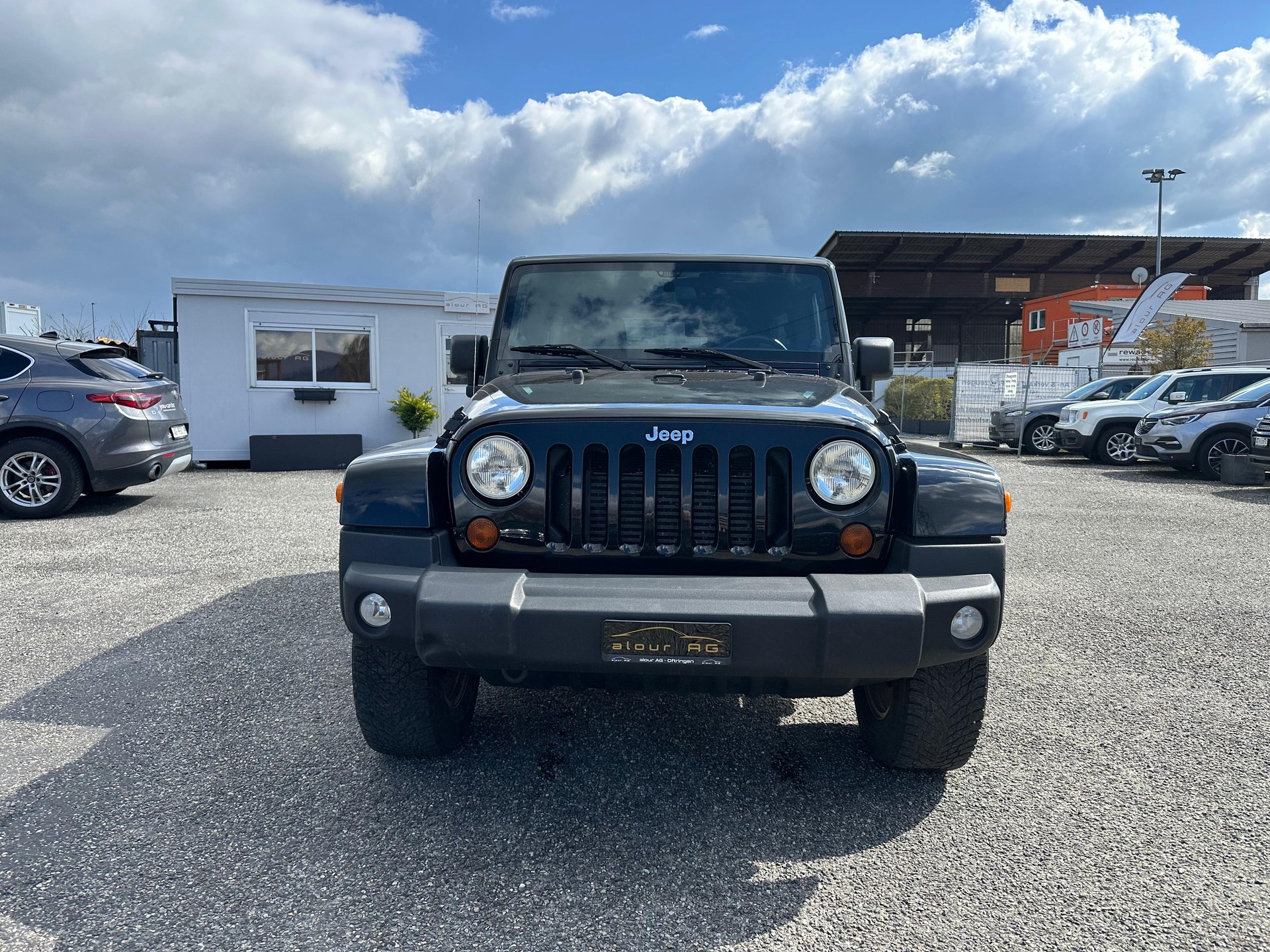 JEEP Wrangler 2.8CRD Unlimited Sahara Automatic-image-0