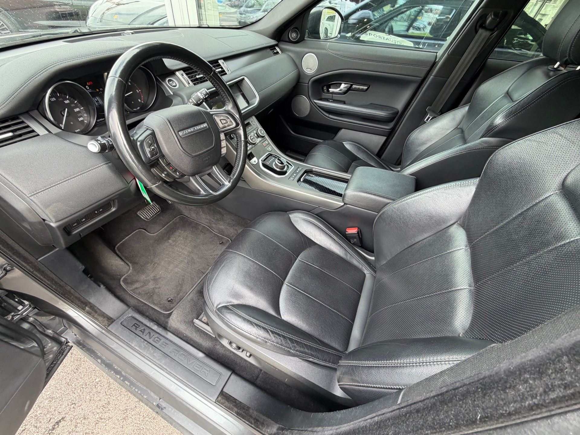LAND ROVER Range Rover Evoque 2.0 TD4 HSE AT9-image-14