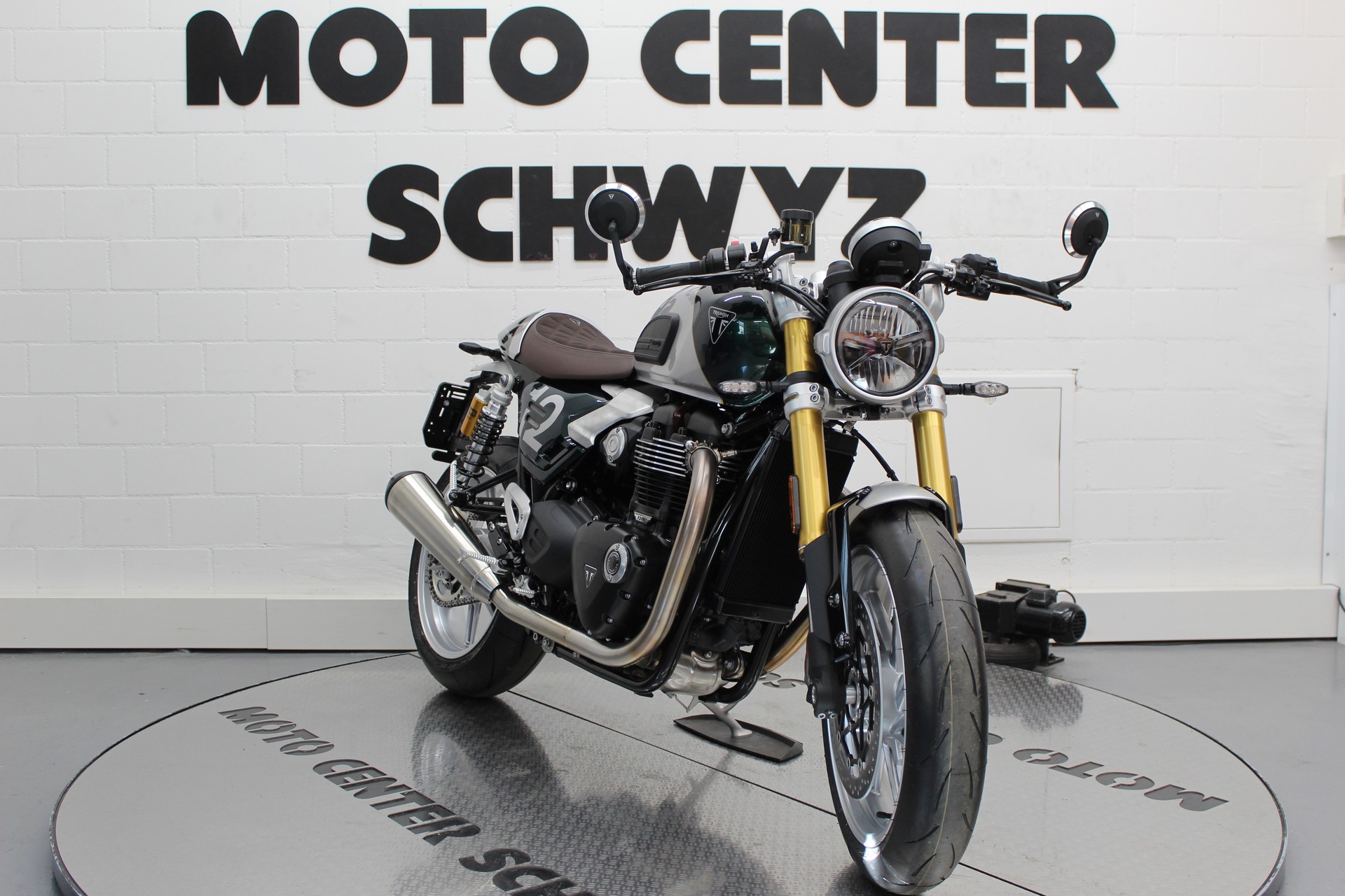 TRIUMPH Speed Twin 1200 Cafe Racer-showroom-element-1