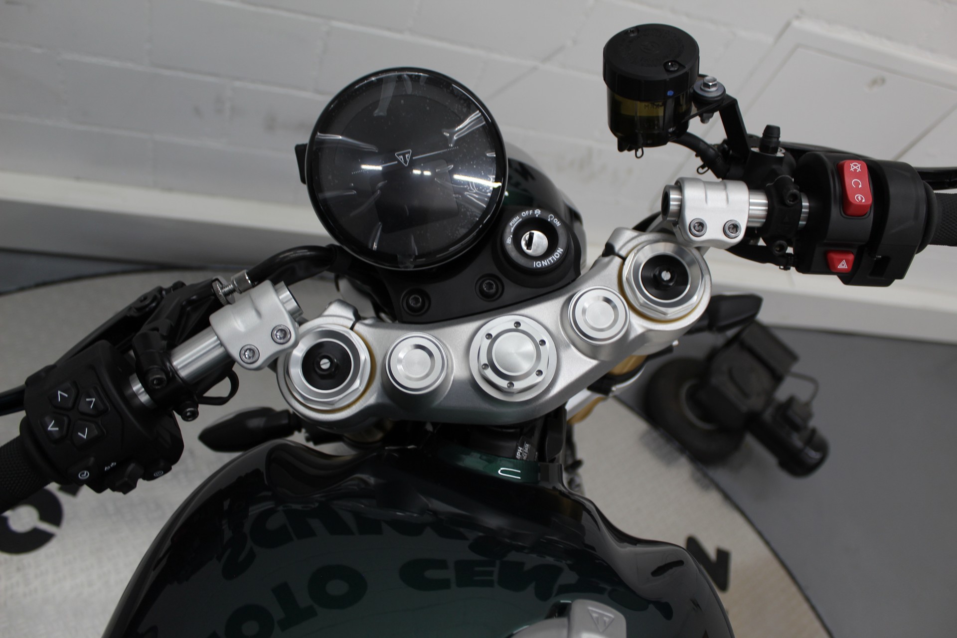 TRIUMPH Speed Twin 1200 Cafe Racer-image-12