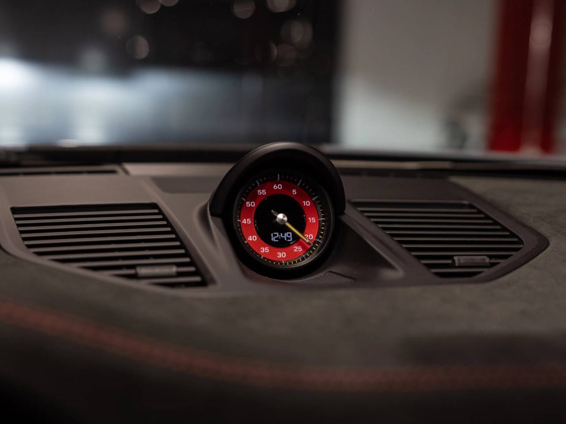 PORSCHE 911 GT3 RS (MY23)-image-9