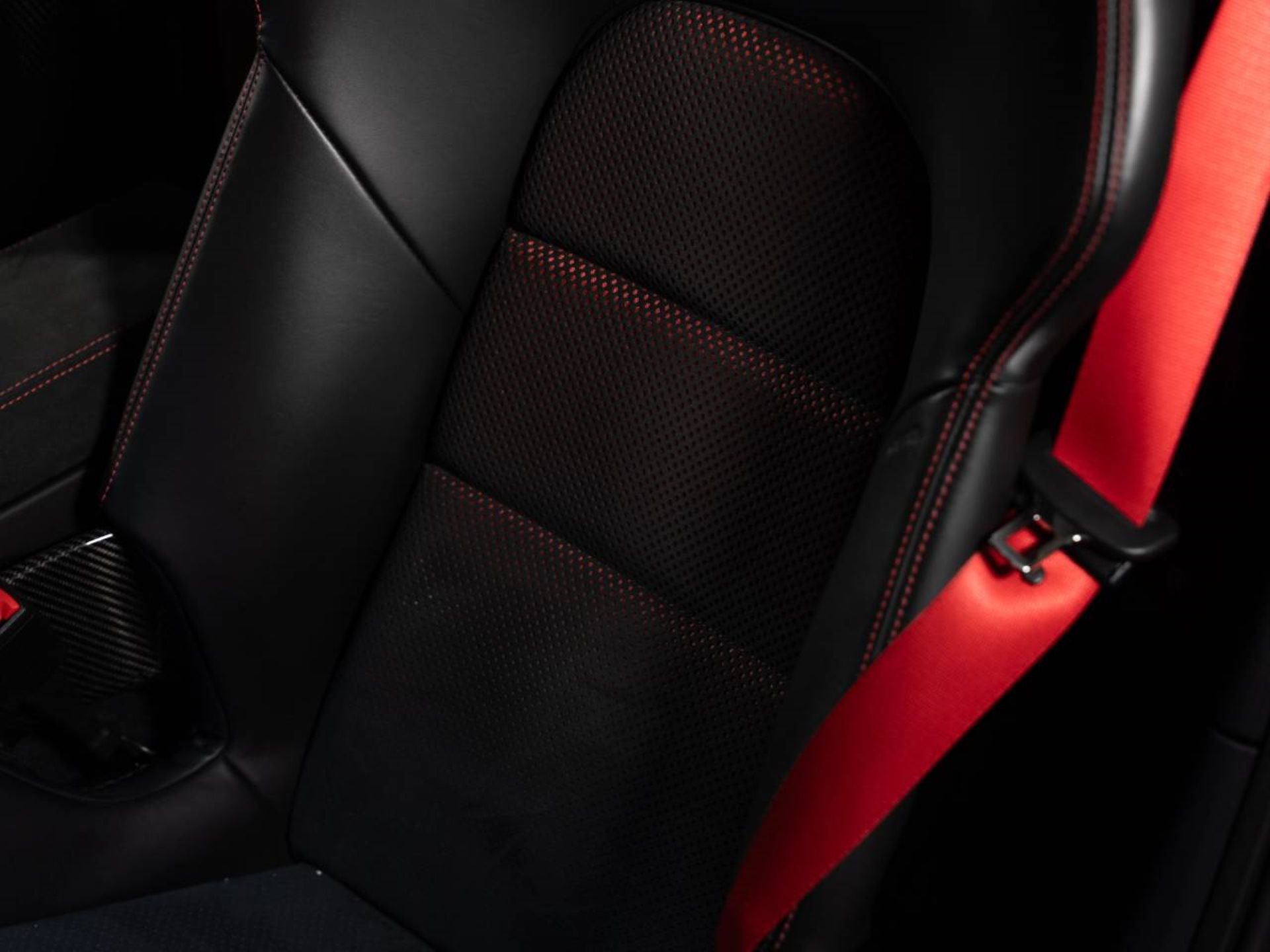 PORSCHE 911 GT3 RS (MY23)-image-17