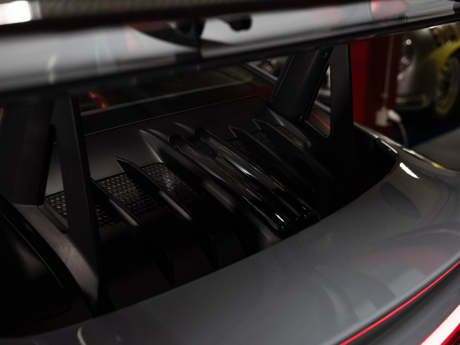 PORSCHE 911 GT3 RS (MY23)-image-29