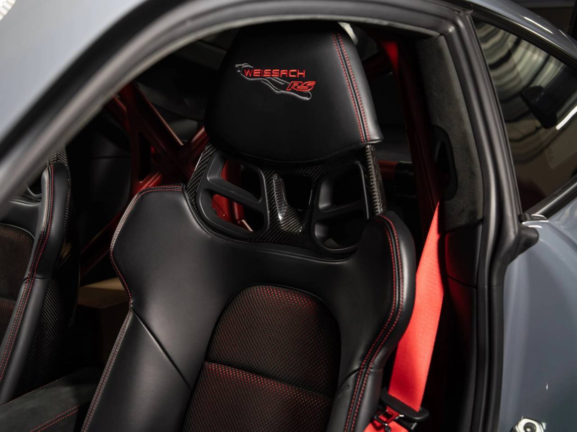 PORSCHE 911 GT3 RS (MY23)-image-15