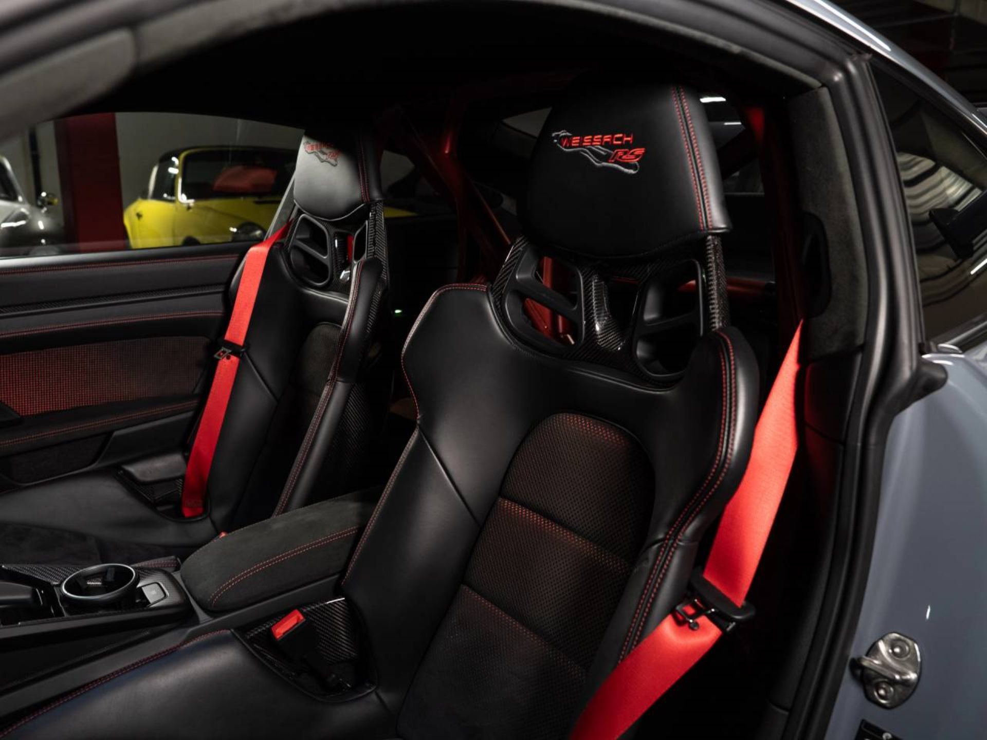 PORSCHE 911 GT3 RS (MY23)-image-4