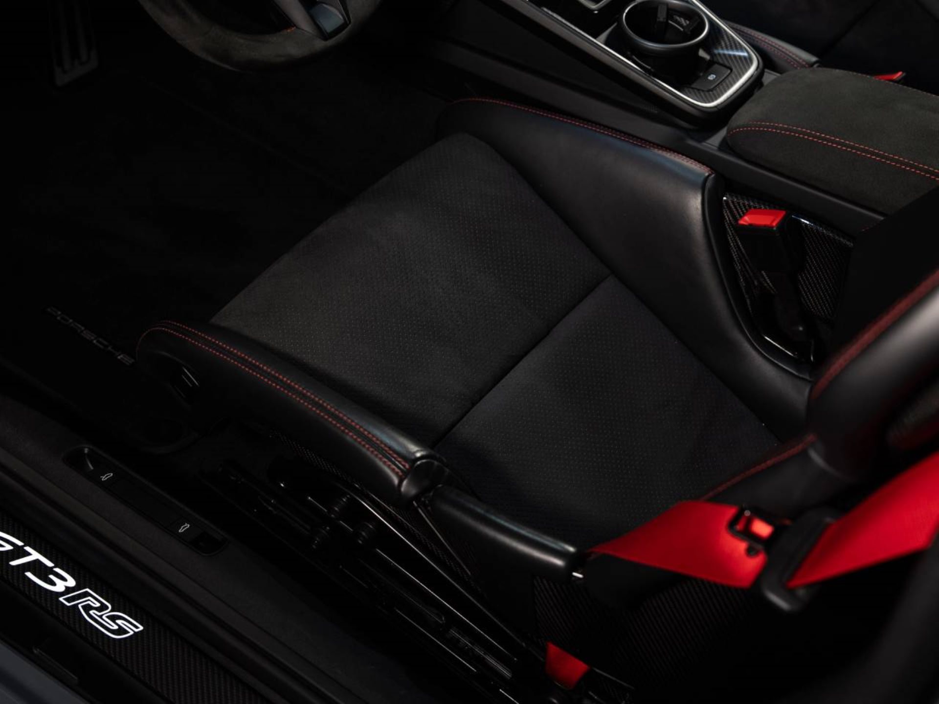 PORSCHE 911 GT3 RS (MY23)-image-18